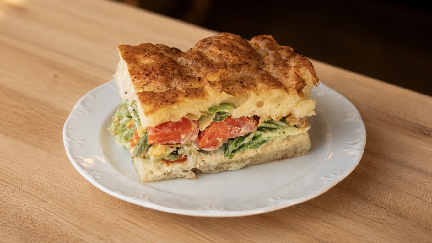 Lachs-Sandwich im Ciabatta – Frühstück im ERET Café Mülheim